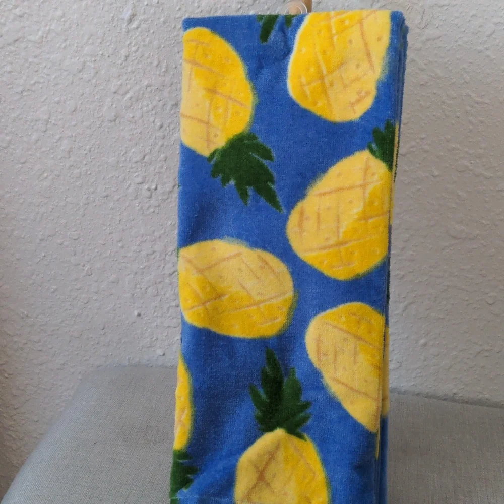 NWT Kate Spade Blue And Yellow Pineapple 100% Cotton Kitchen Towel Set of 2